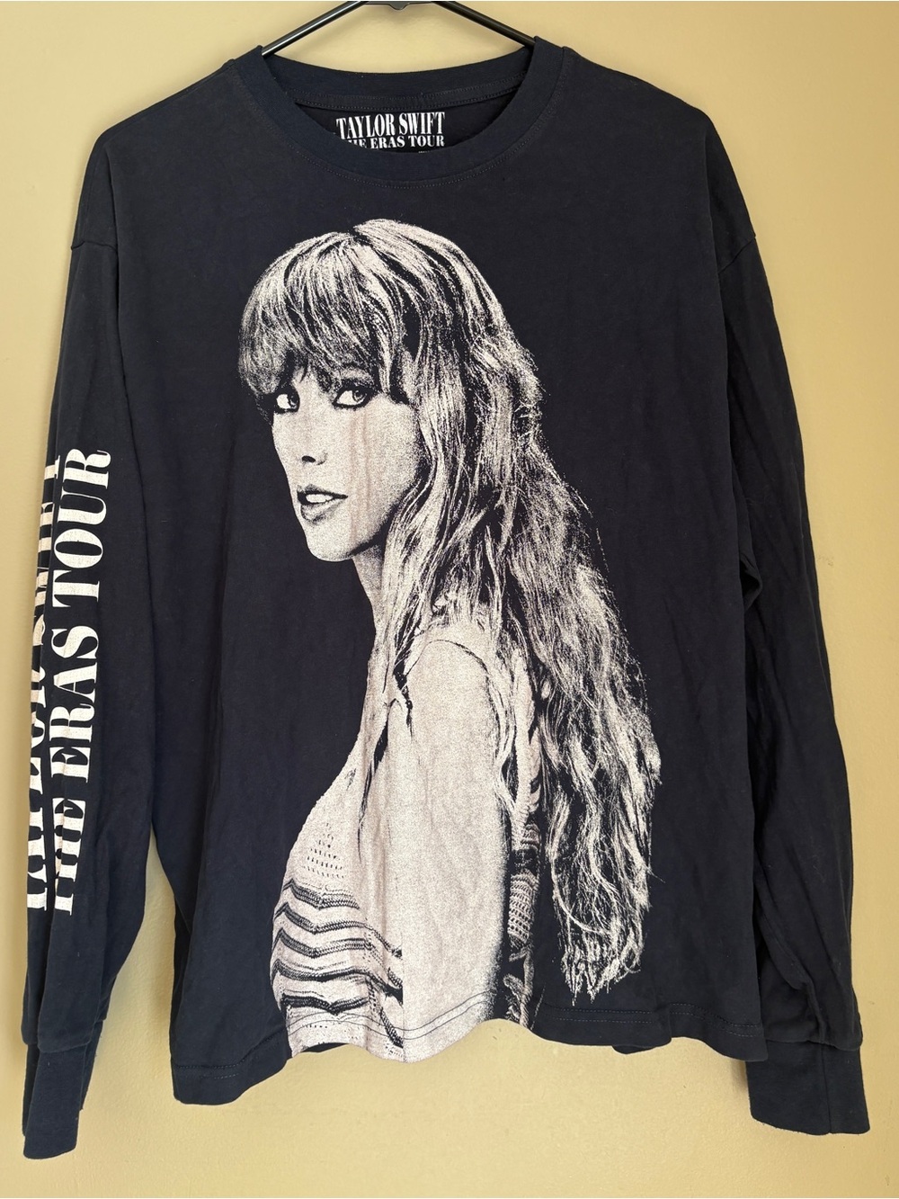 Taylor Swift The Eras Tour Navy Blue Long Sleeve Shirt Size LARGE - Picture 1 of 7